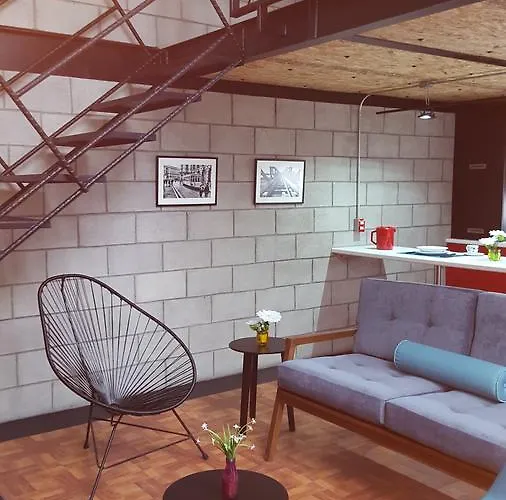 Apartamento Cozy Loft With Balcony