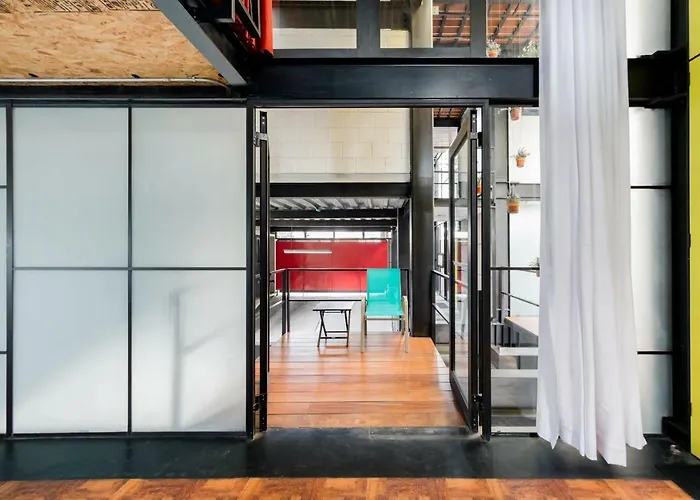 Cozy Loft With Balcony