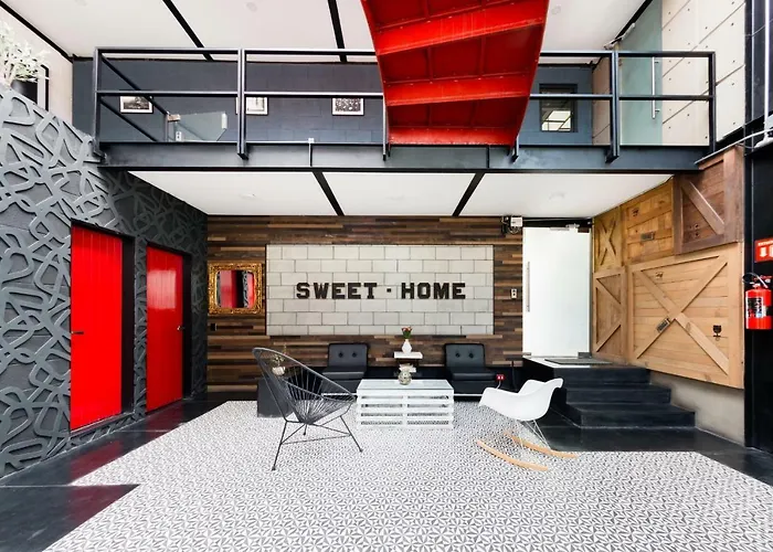 Cozy Loft With Balcony